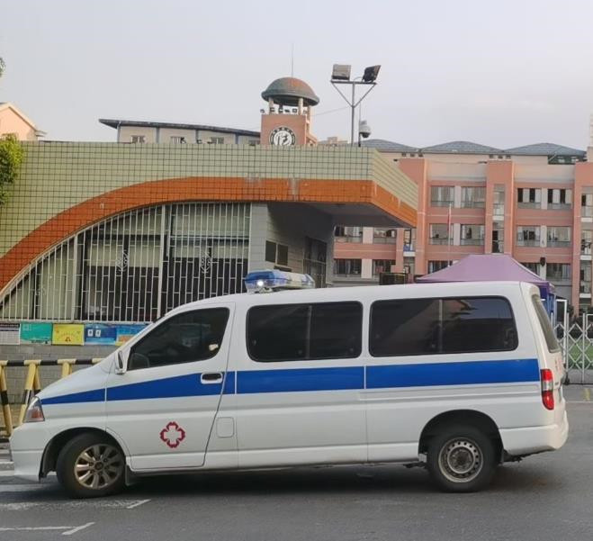 沽源救护车出租护送骨折病人一公里多少钱